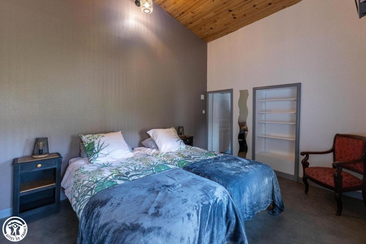 לינה וארוחת בוקר Isserteaux Chambre D'Hote De La Petite Toscane D'Auvergne מראה חיצוני תמונה